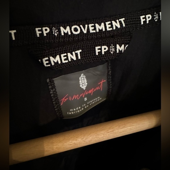Free People - FP Movement off the bleachers coaches- size small - Picture 10 of 10